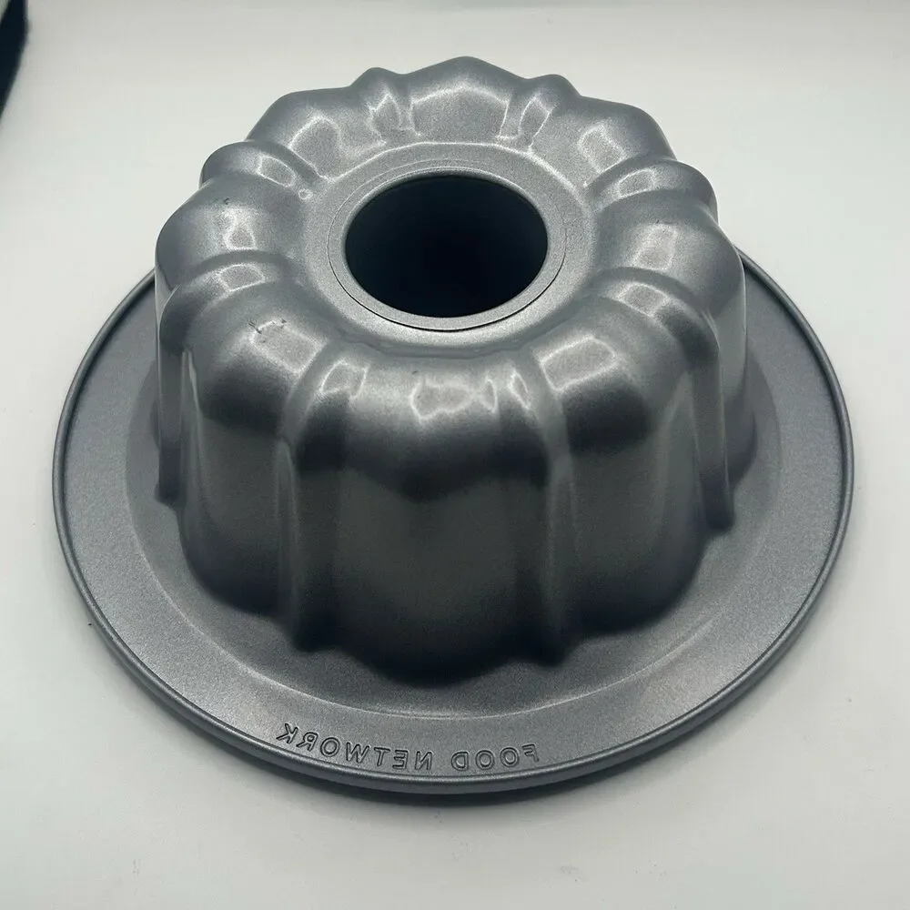 Food Network Small Non-Stick Rimmed Bundt Pan 6 Inches Rim To Rim